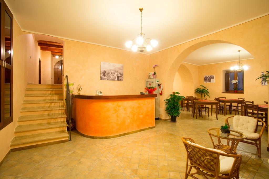 Agriturismo U' Casinu Da Scala 캄포라산지오바니 외부 사진