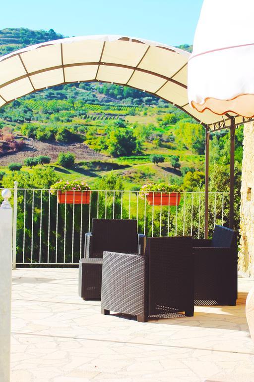 Agriturismo U' Casinu Da Scala 캄포라산지오바니 외부 사진